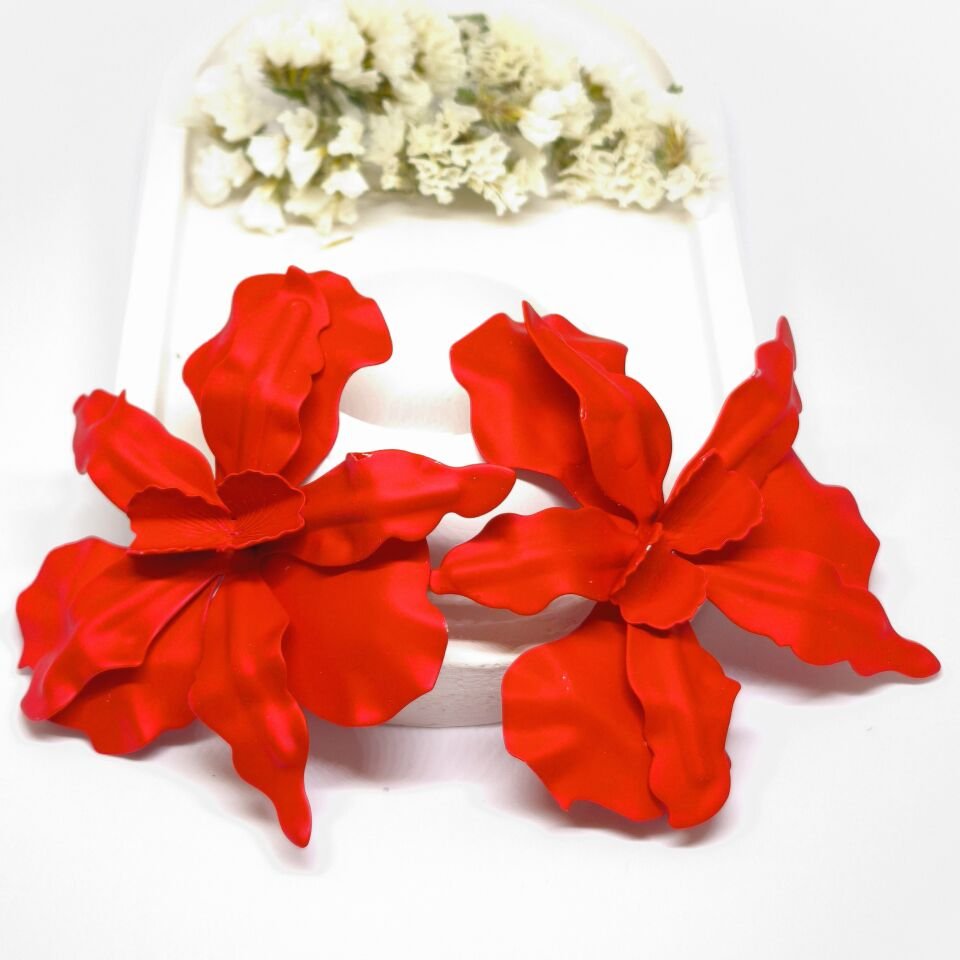 KIRMIZI ÇİÇEK TASARIMLI DEMİR KÜPE