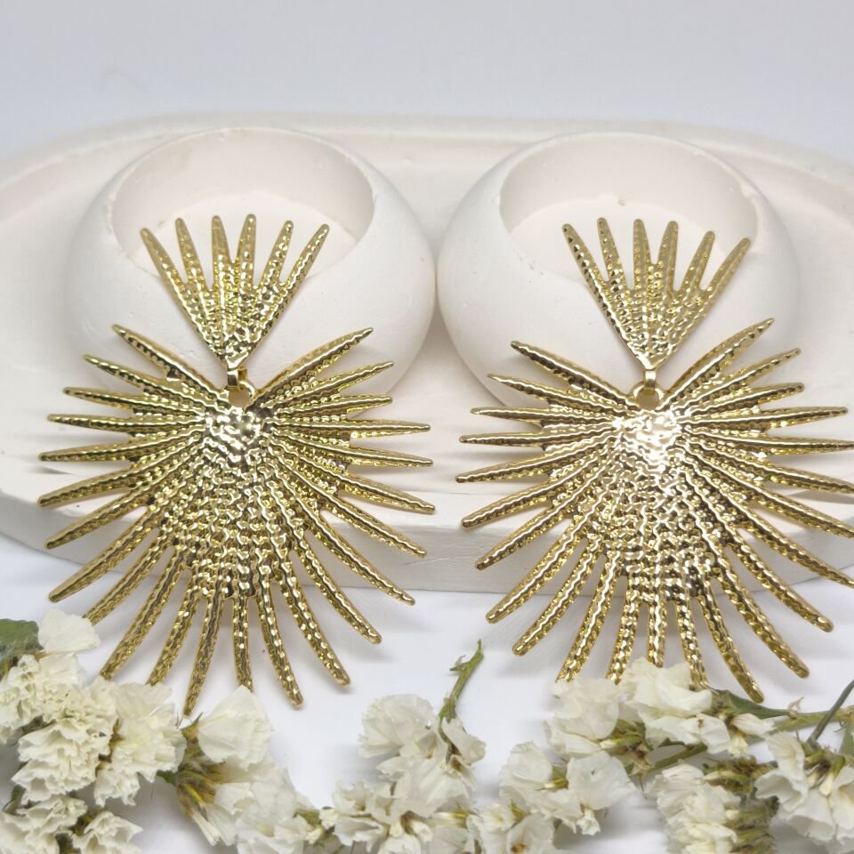 DİKENLİ KALP TASARIMLI GOLD  KÜPE