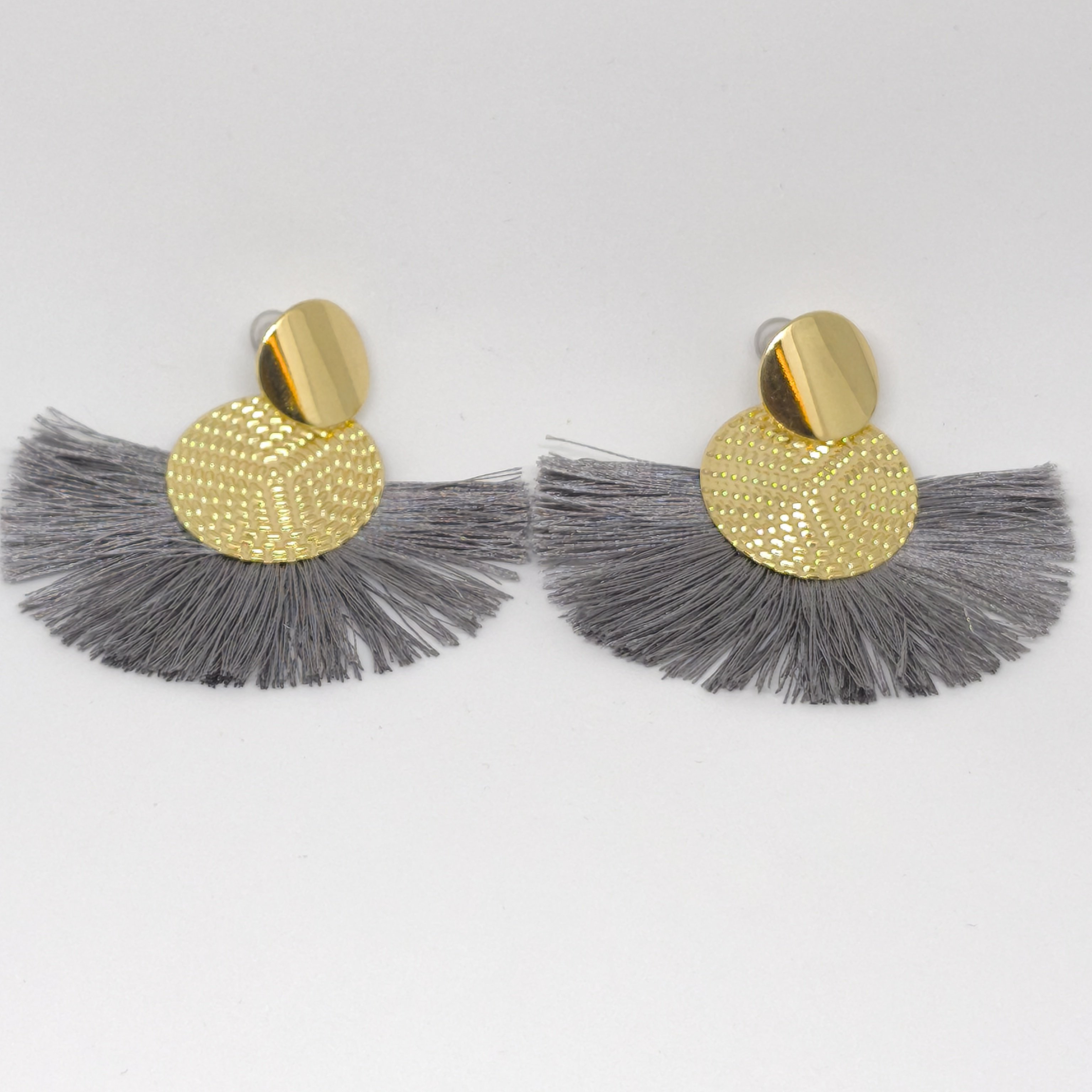 BOHEM GOLD DETAYLI GRİ PÜSKÜLLÜ KÜPE