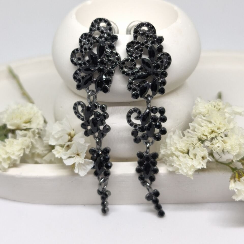 ZARİF ŞIK ELEGANT GÜMÜŞ KAPLAMA  SİYAH  UZUN  KÜPE