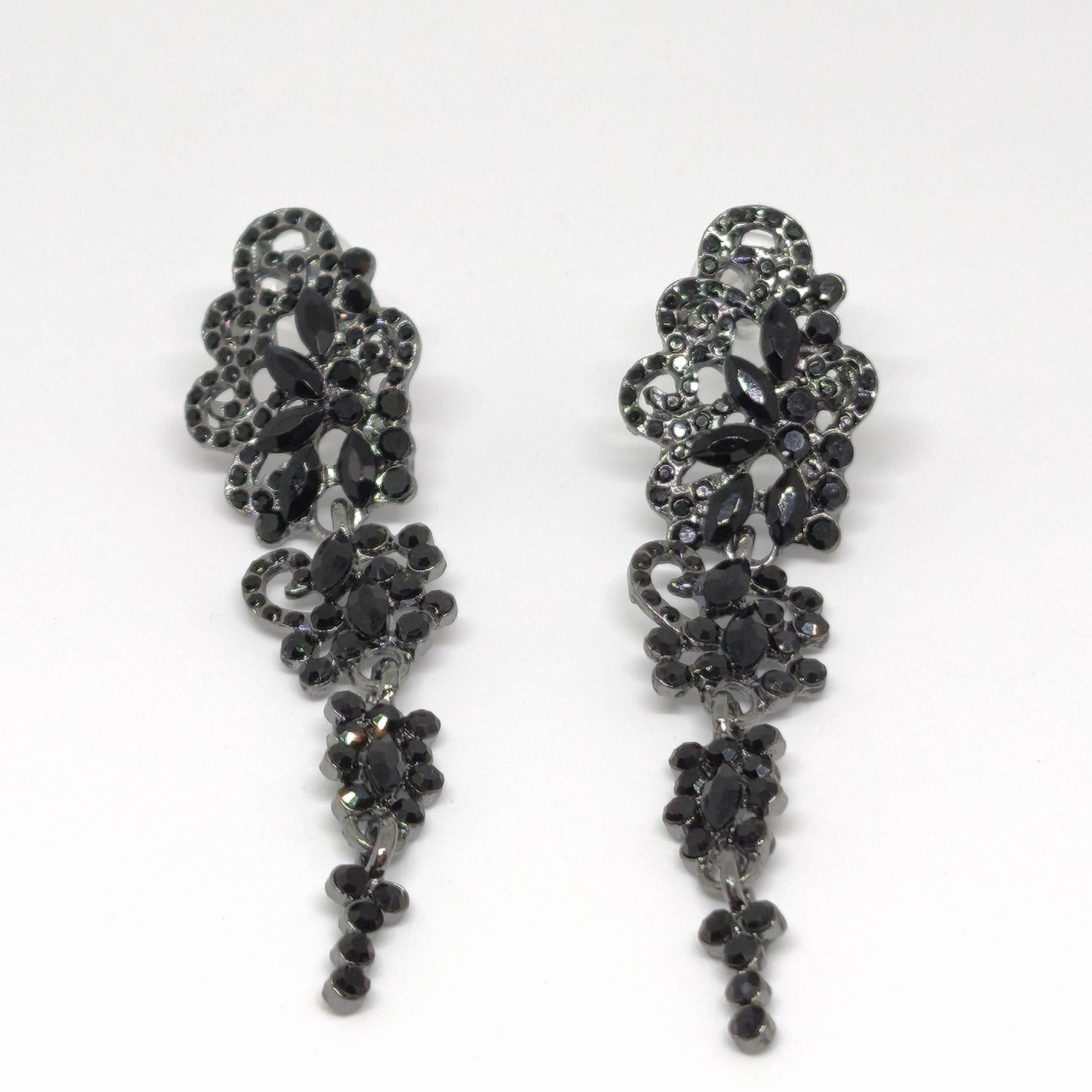 ZARİF ŞIK ELEGANT GÜMÜŞ KAPLAMA  SİYAH  UZUN  KÜPE