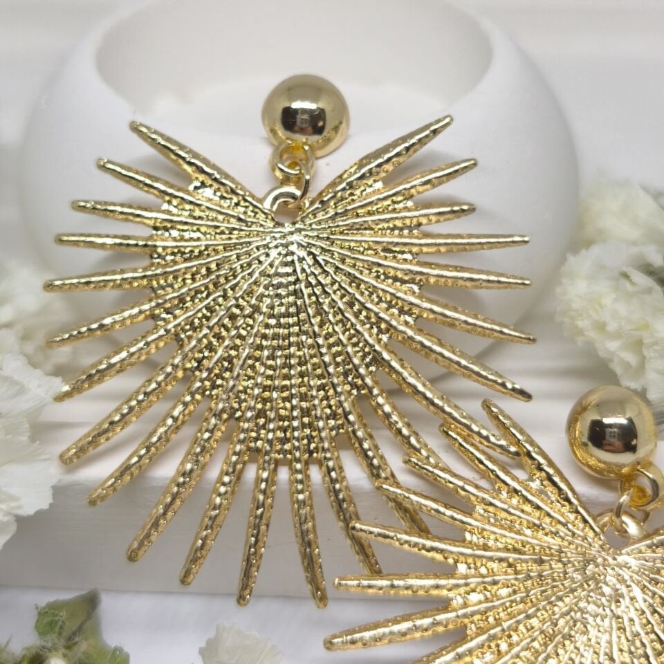 DİKENLİ KALP TASARIMLI GOLD  KÜPE