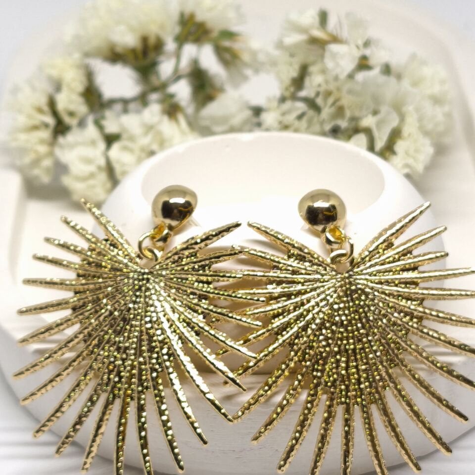 DİKENLİ KALP TASARIMLI GOLD  KÜPE