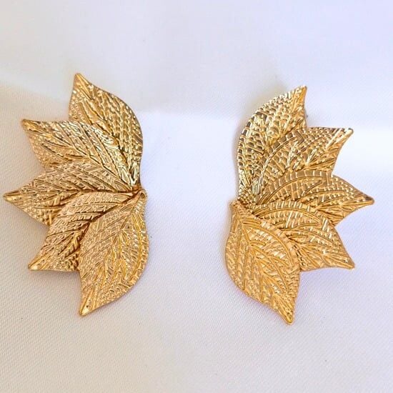 ŞIK ,ELEGANT YELPAZE TASARIMLI  GOLD YAPRAK  KÜPE