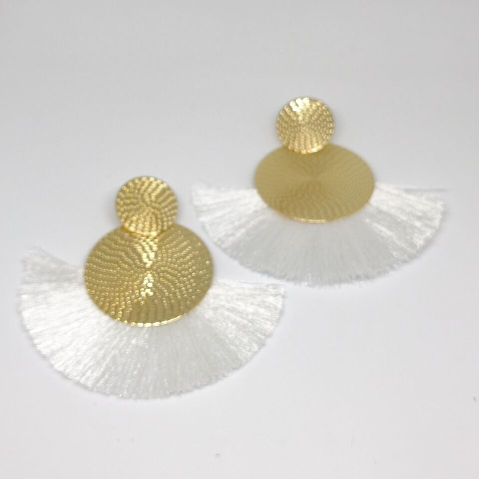 BOHEM GOLD DETAYLI BEYAZ PÜSKÜLLÜ KÜPE