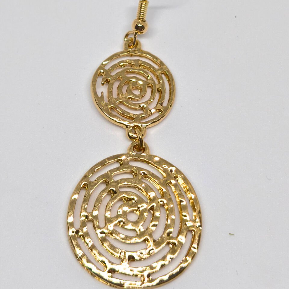 ÖRÜMCEK AĞI TARZINDA GOLD SALLANTILI KÜPE
