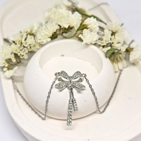 ELEGANT PASLANMAZ ÇELİK  TAŞLI  FİYONK TASARIMLI KOLYE