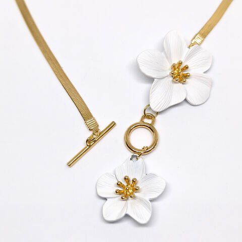 KC ALTIN KAPLAMA ÇİÇEKLİ  KOLYE