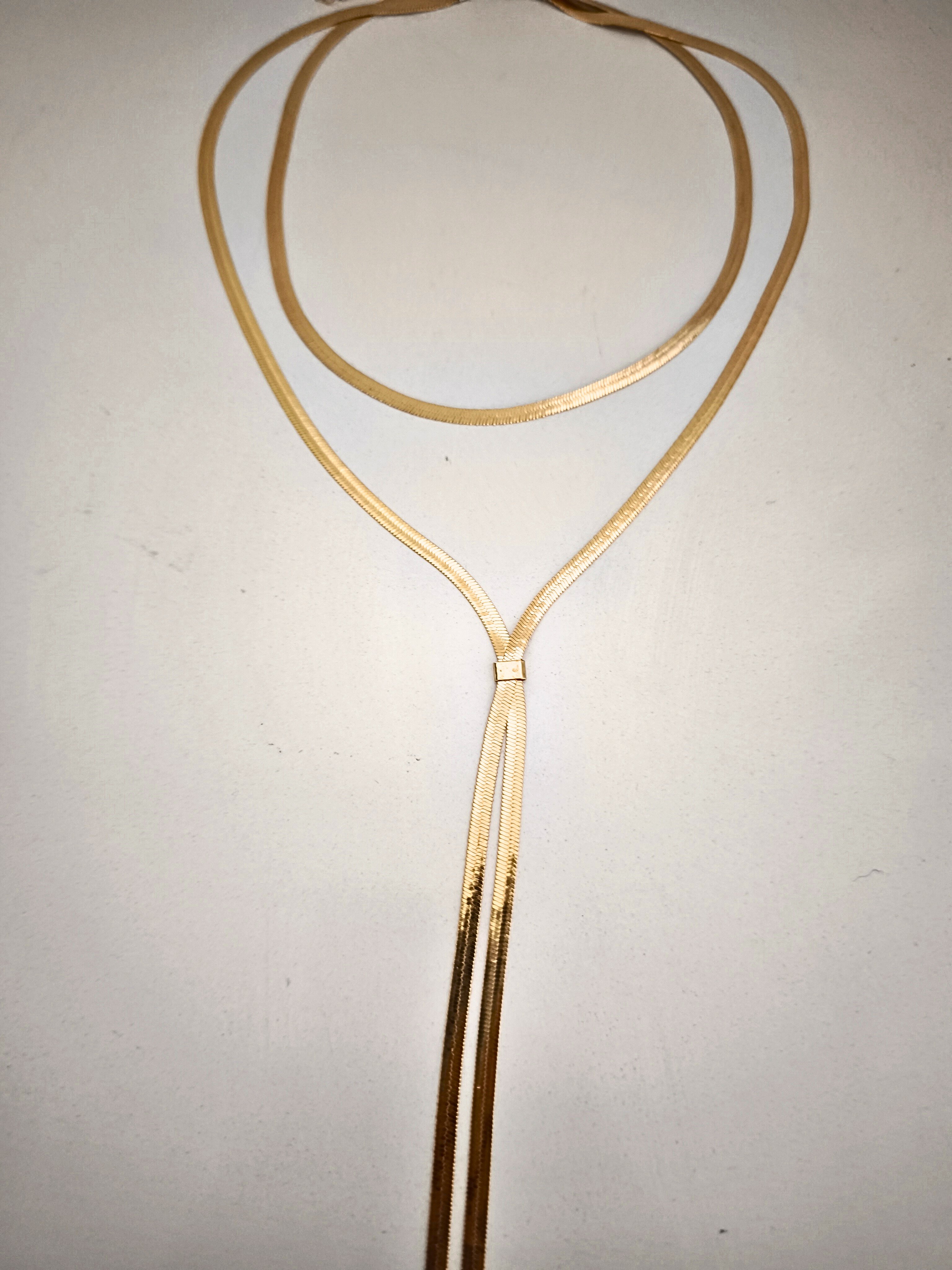 Y ŞEKLİNDE ,ÇİFT KATLI, YILAN KEMİĞİ DESENLİ UZUN GOLD  KOLYE