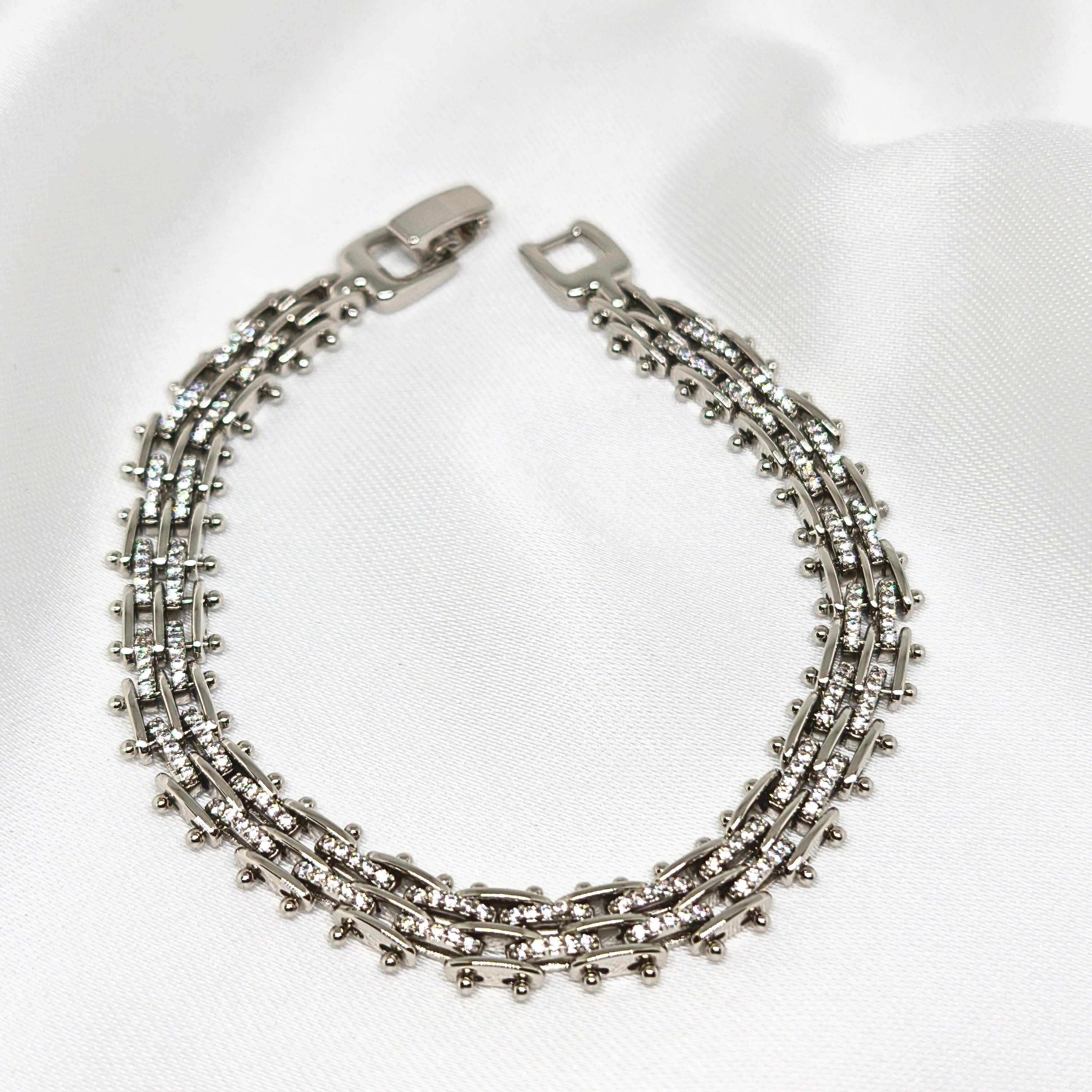 PASLANMAZ ÇELİK  TAŞLI SILVER BİLEKLİK
