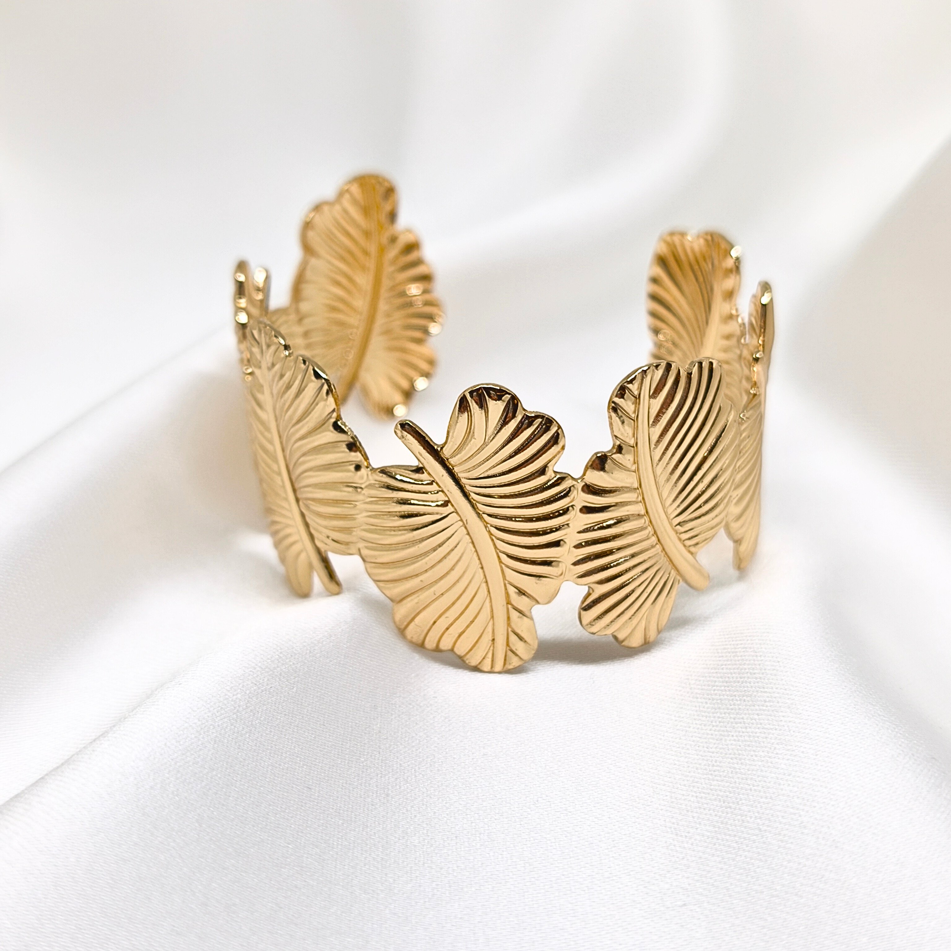 AVANGART ALTIN KAPLAMA YAPRAK TASARIM GOLD BİLEKLİK