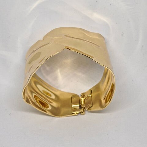 AVANGART ŞIK GEOMETRİK BURUŞUK TARZ GOLD KELEPÇE BİLEKLİK