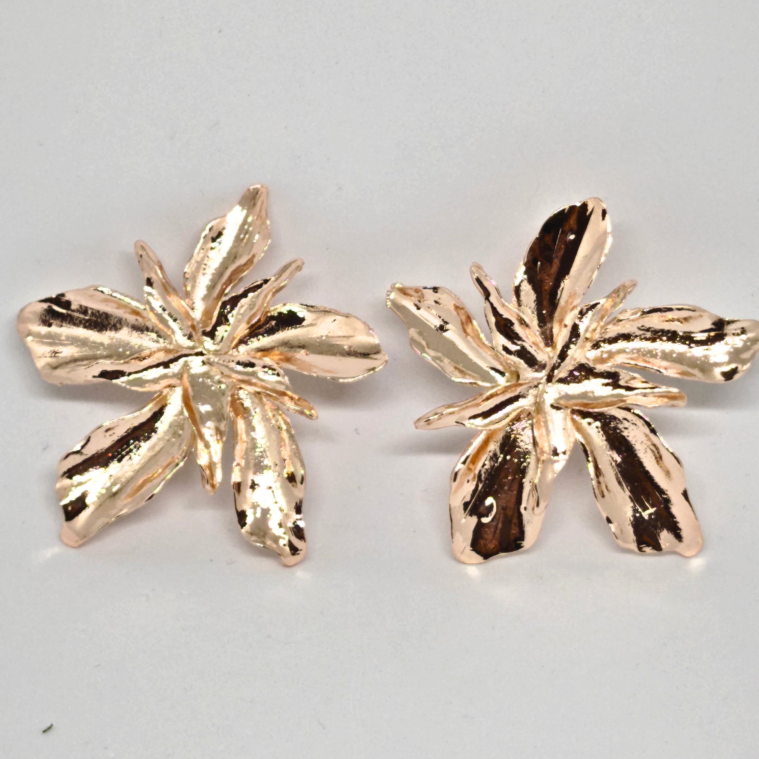 ELEGANT  ROSE GOLD YAPRAK  ÇİÇEK KÜPE