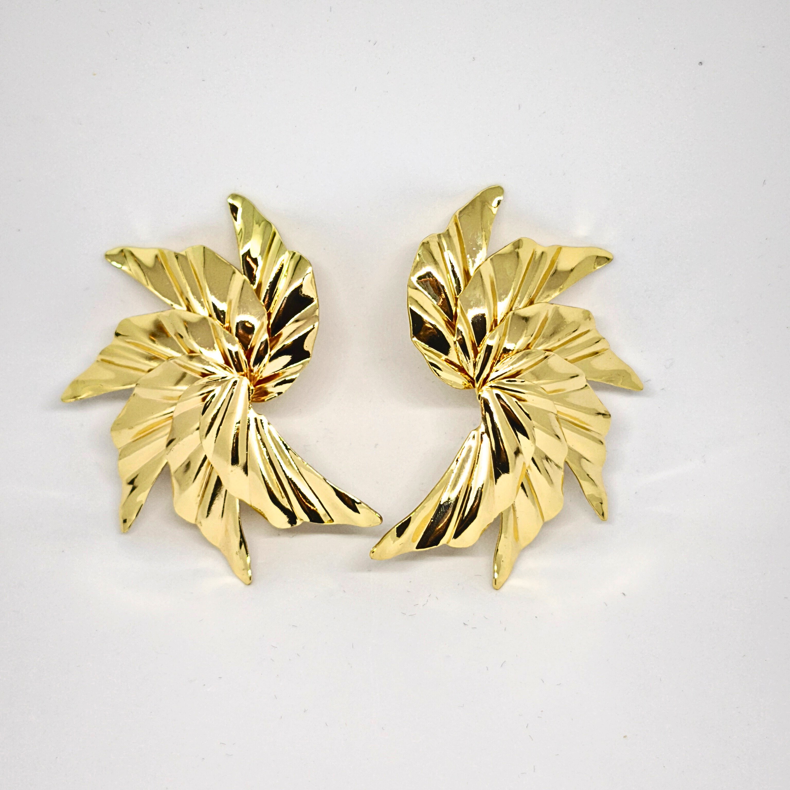 18K ALTIN KAPLAMA  SPİRALLİ YAPRAK  KÜPE