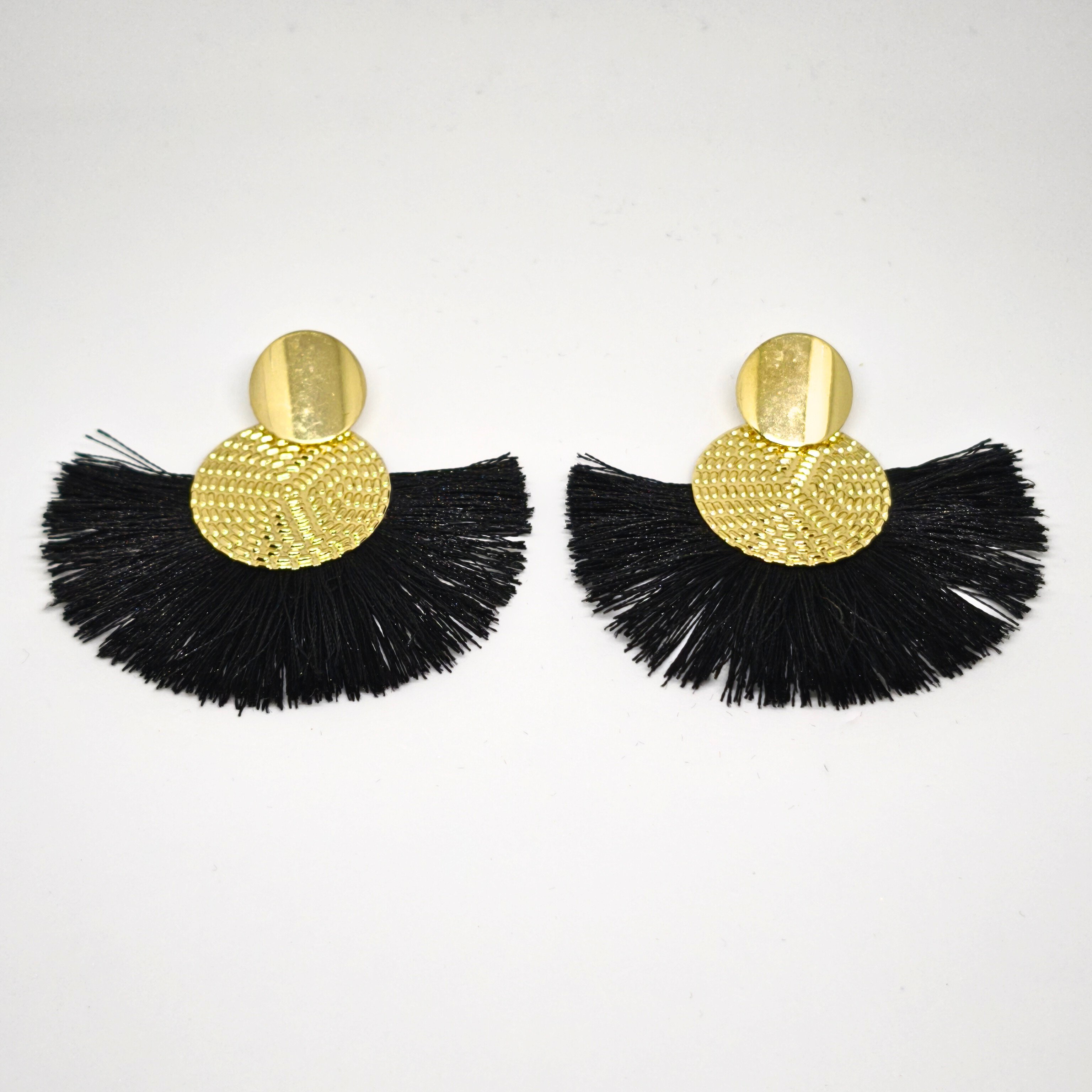 BOHEM GOLD DETAYLI SİYAH PÜSKÜLLÜ KÜPE