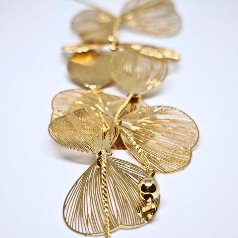 ELEGANT SALKIM ŞEKİLLİ YAPRAK ÇİÇEK GOLD KOLYE