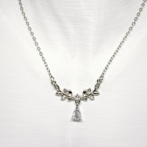 ELEGANT 925 AYAR GÜMÜŞ YAPRAK DESENLİ, SU DAMLASI  TAŞLI KOLYE