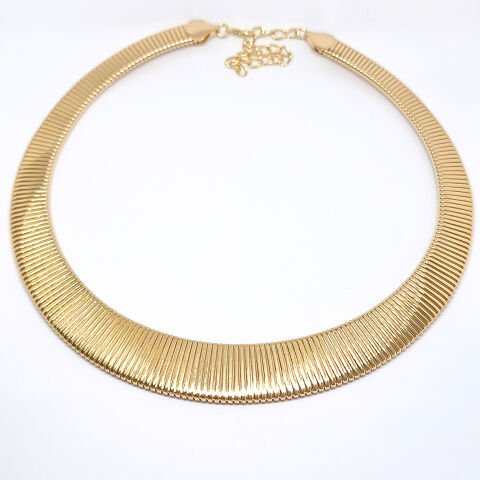 AVANGART  DOKULU YATAY ÇİZGİLİ GOLD CHOKER KOLYE