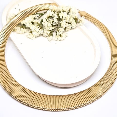 AVANGART  DOKULU YATAY ÇİZGİLİ GOLD CHOKER KOLYE