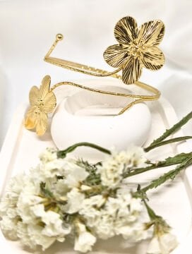 ZARİF  ŞIK ÇİÇEK DESENLİ AÇIK GOLD  KOL BİLEKLİĞİ