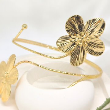 ZARİF  ŞIK ÇİÇEK DESENLİ AÇIK GOLD  KOL BİLEKLİĞİ