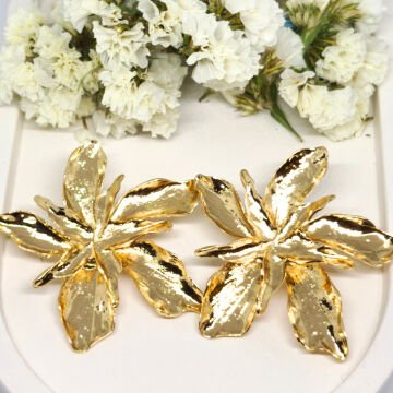 ELEGANT GOLD YAPRAK ÇİÇEK KÜPE