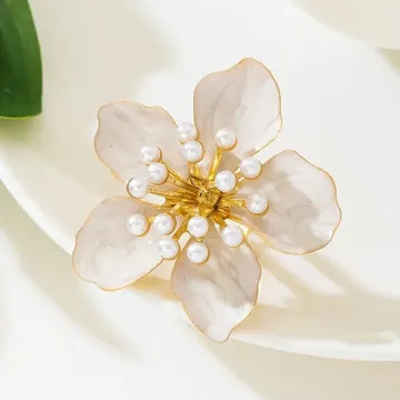 İNCİ DETAYLI BEYAZ YAPRAKLI GOLD ÇİÇEK YÜZÜK