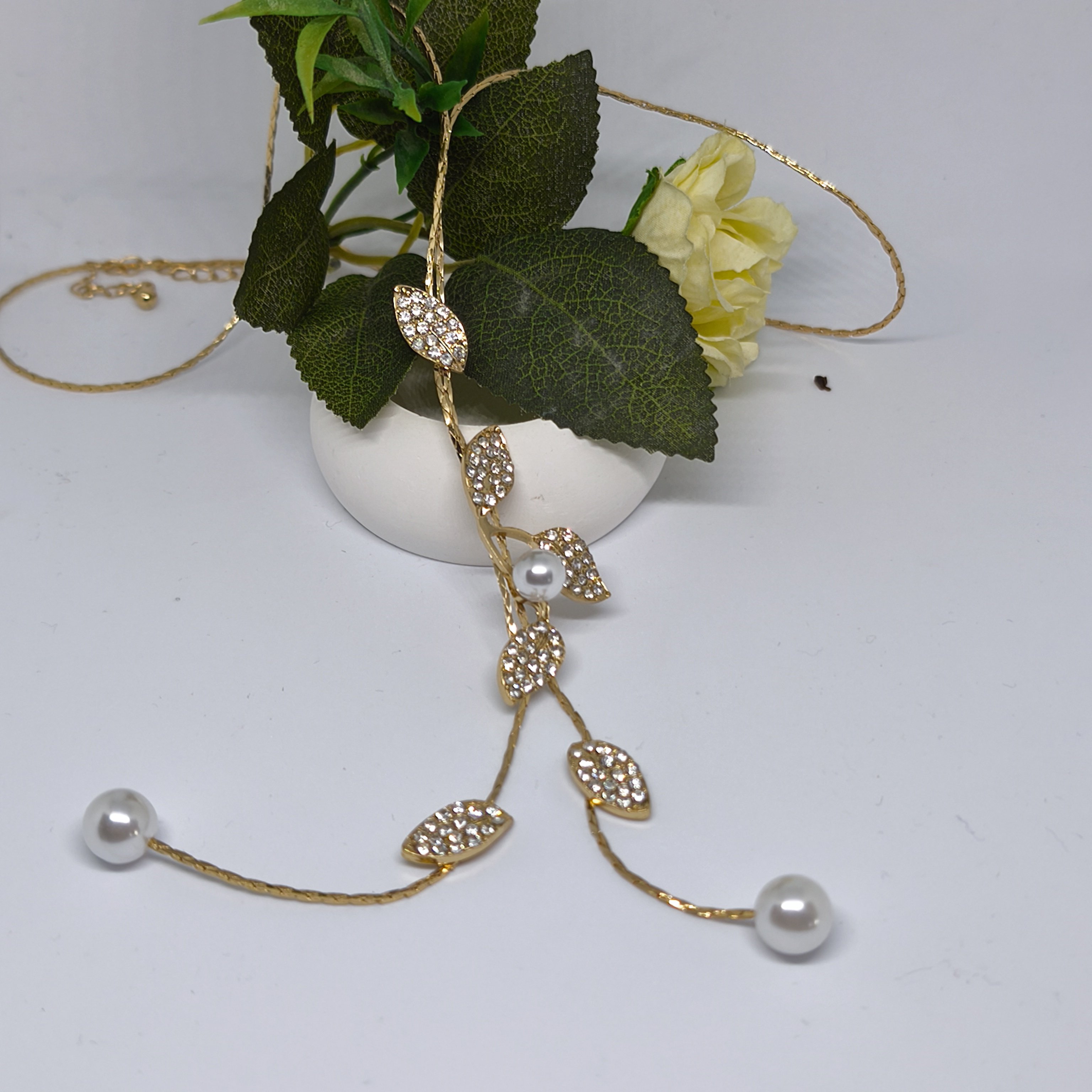 Şık Uzun Kazak Zinciri  Minimalist Yaprak Desenli Katmanlı Zincir,İnci Detaylı Gold Kolye