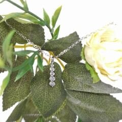 VELORA PRIVE   SENTETİK KÜBİK ZİRKON 5 TAŞLI 925 GÜMÜŞ  KOLYE