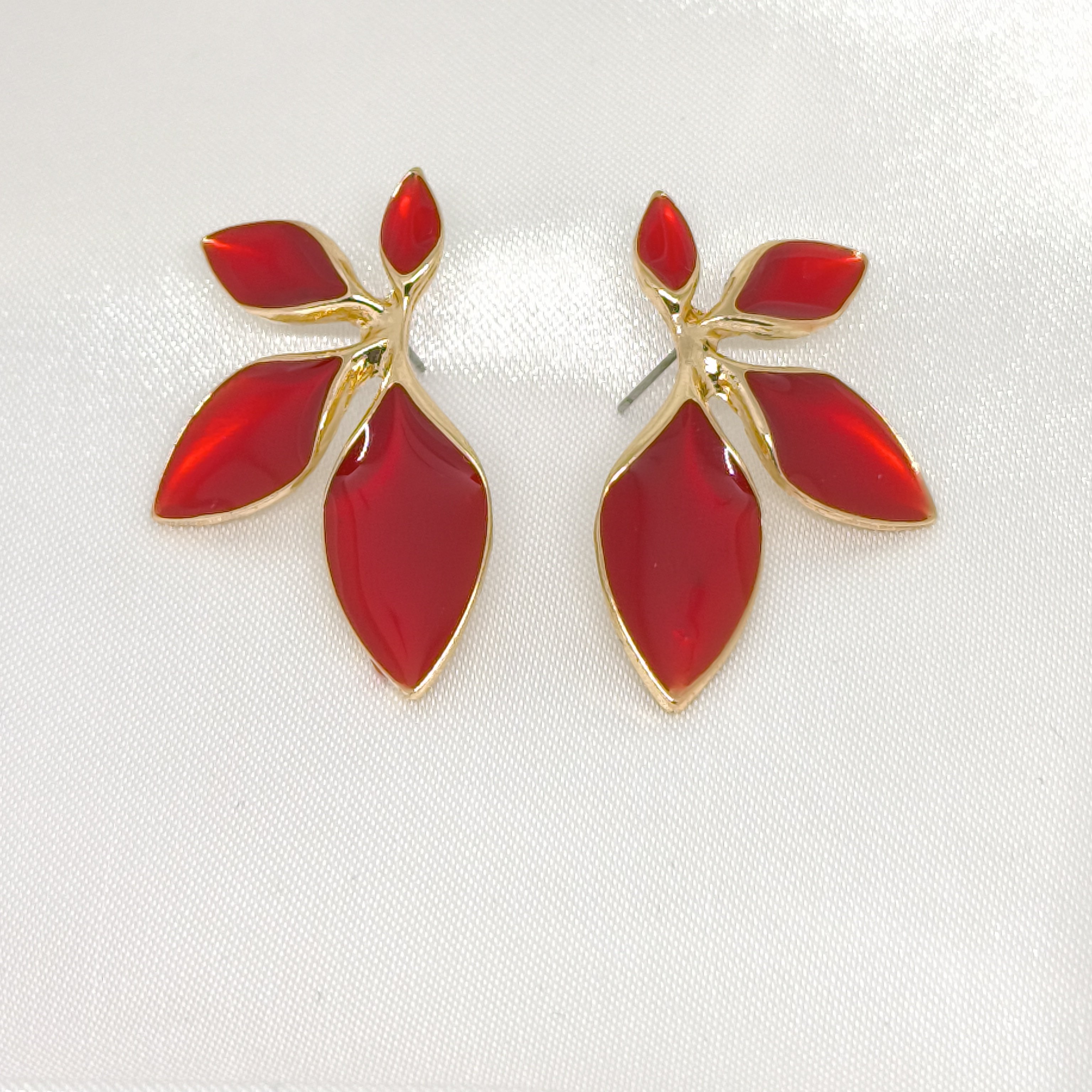 GOLD DETAYLI KIRMIZI YAPRAK KÜPE