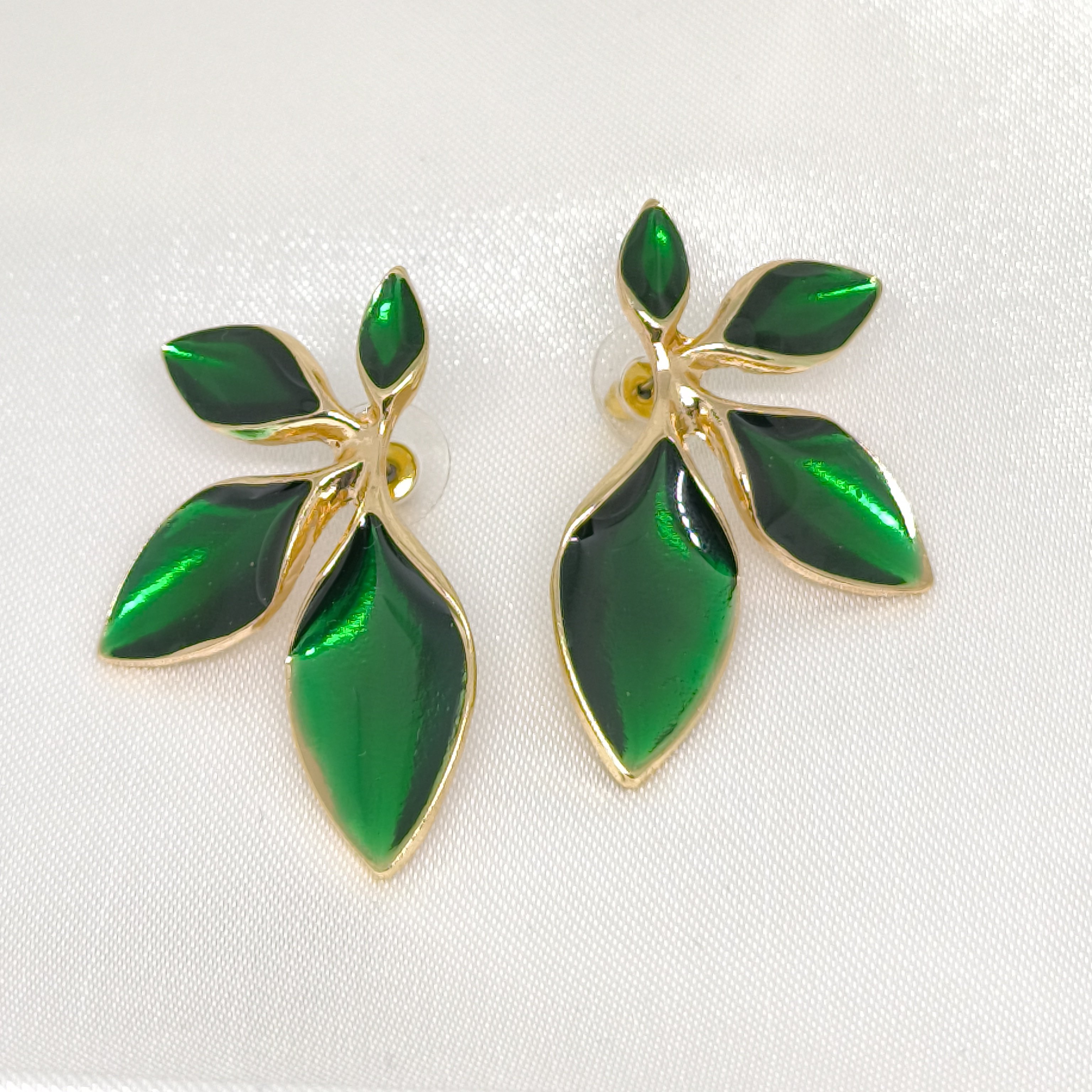 GOLD DETAYLI YEŞİL YAPRAK KÜPE