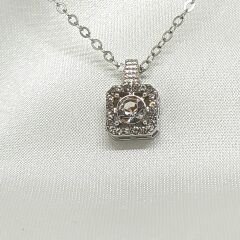 YAPAY ELMAS TAŞLI ZARİF GÖZALICI KARE PASLANMAZ ÇELİK KOLYE