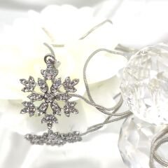 YAPAY ELMAS TAŞLI GÖZALICI KAR TANESİ KOLYE -YILBAŞI KOLYESİ