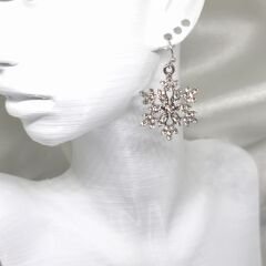 YAPAY ELMAS TAŞLI GÖZALICI KAR TANESİ SILVER  KÜPE -YILBAŞI KÜPESİ