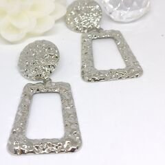 ZARİF GEOMETRİK 14K ALTIN KAPLAMA SALLANTILI  KÜPE 7,5X3,5 CM