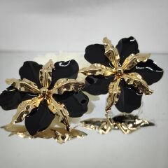 GOLD DETAYLI SİYAH ÇİÇEK KÜPE 6,2 cm x 6,2 cm