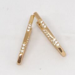 18 AYAR ALTIN KAPLAMA ŞIK V ŞEKİLLİ ZARİF TAŞLI GOLD MODERN KADIN KÜPE