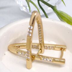 18 AYAR ALTIN KAPLAMA ŞIK V ŞEKİLLİ ZARİF TAŞLI GOLD MODERN KADIN KÜPE