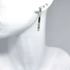 18 AYAR ALTIN KAPLAMA ŞIK V ŞEKİLLİ ZARİF TAŞLI SILVER MODERN KADIN KÜPE