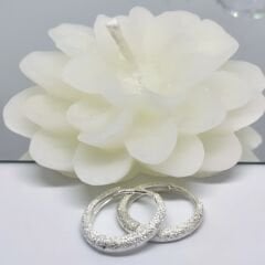 GÜMÜŞ KAPLAMA PARILTILI HALKA KÜPE