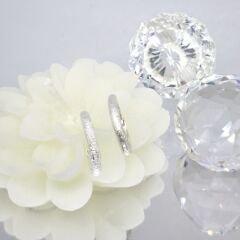 GÜMÜŞ KAPLAMA PARILTILI HALKA KÜPE